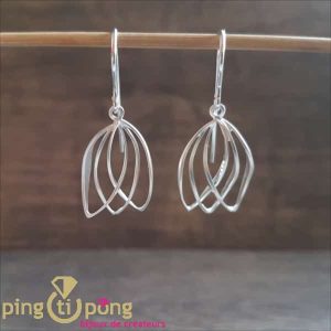 Boucles d&rsquo;oreilles « Crocus » en argent 925 brossé de KELIM Design