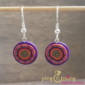 Boucles d&rsquo;oreilles Pastacuita spirale rondes pendantes violettes
