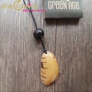 Bijou équitable collier végétal en tagua naturelle de GREEN-AGE