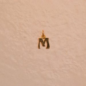 Pendentif Or jaune « M »