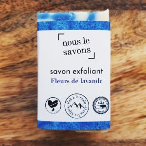 Savon exfoliant à la lavande