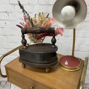 Fer à repasser à braises en fonte vintage