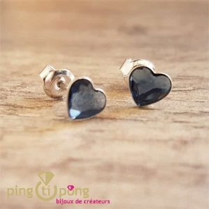Boucles d&rsquo;oreilles Spark puces coeur en argent et cristal bleu topaze