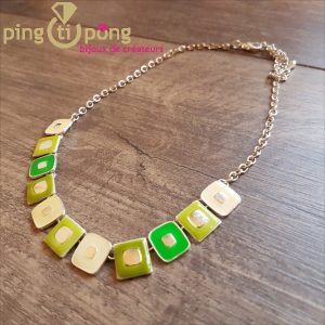 Colliers fantaisie en émail et métal argenté anis