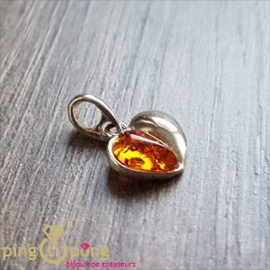 Pendentif ambre et argent en forme de coeur BALTICAMBRE