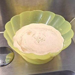 Savon de ménage avec bol